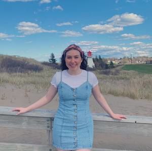 Meet your Posher, Danyelle